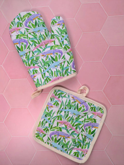 Pastel Alligators Oven Mitt & Pot Holder Set